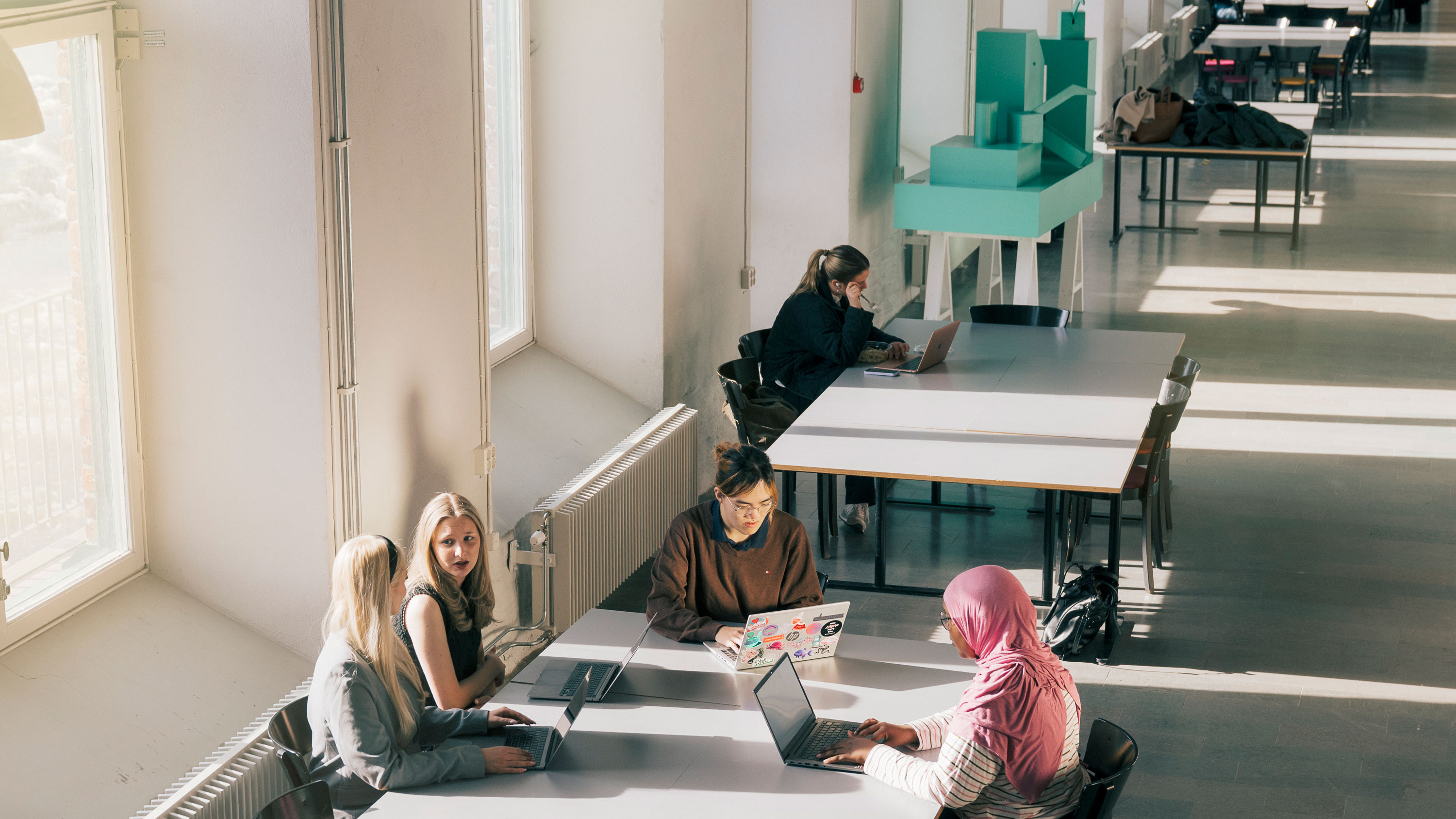 Ny rapport om hur offentliga kommunikatörer skyddar mot desinformation